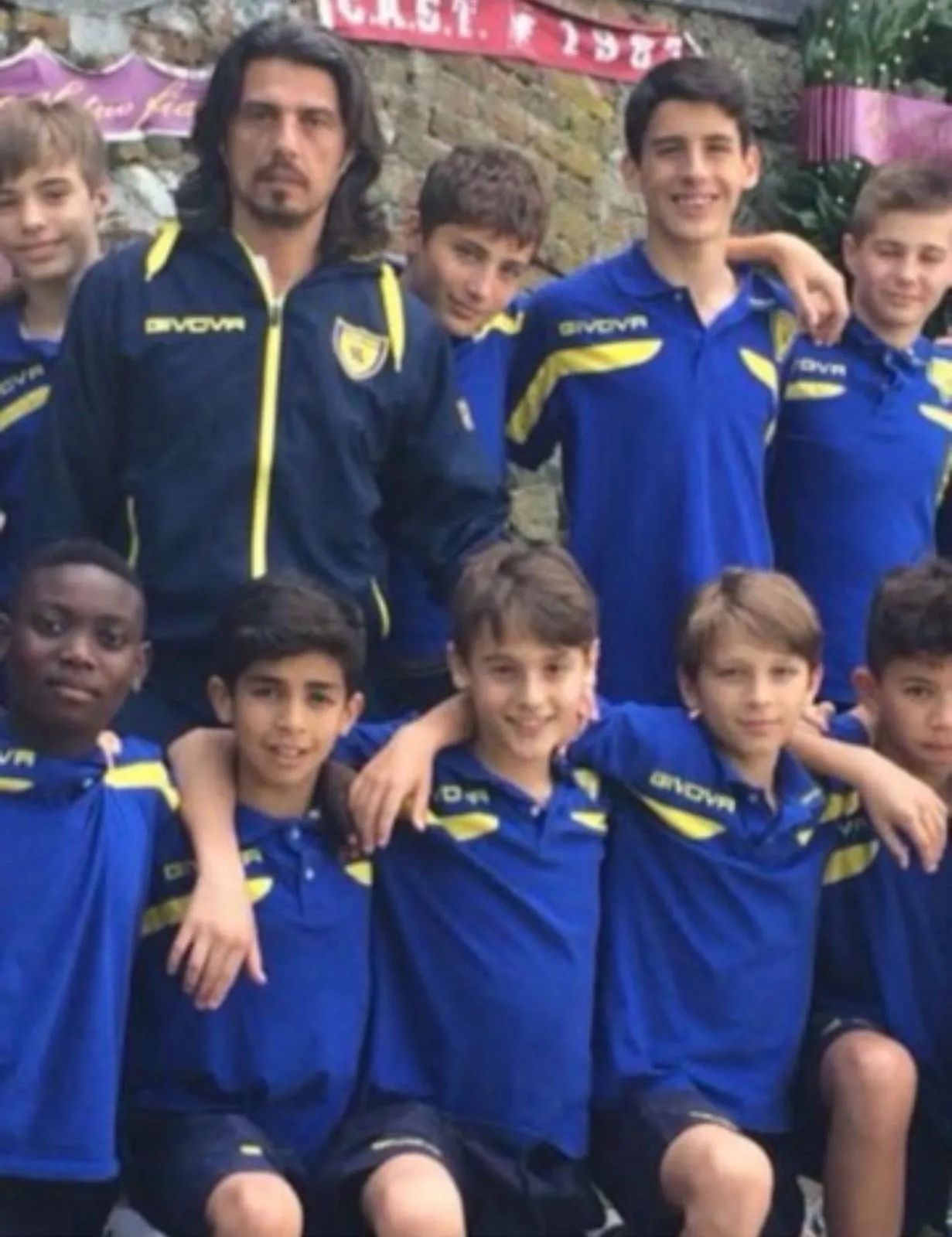 G. Erbaggio con un gruppo del settore giovanile